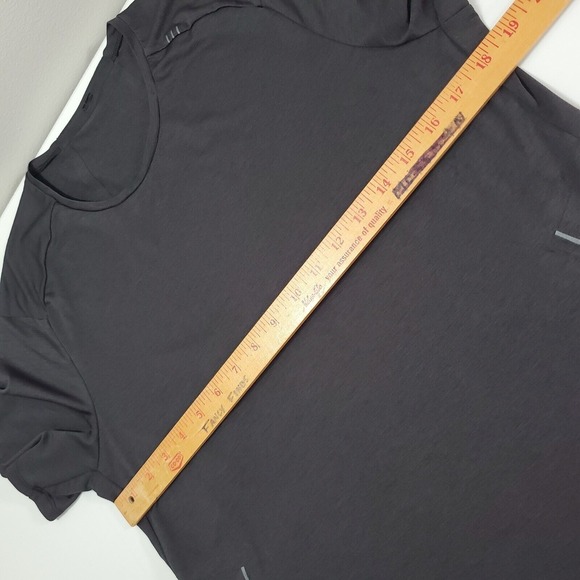Lululemon Mens Mesh‎ Athletic Shirt Medium Black Running Training Lightweight - Picture 6 of 8